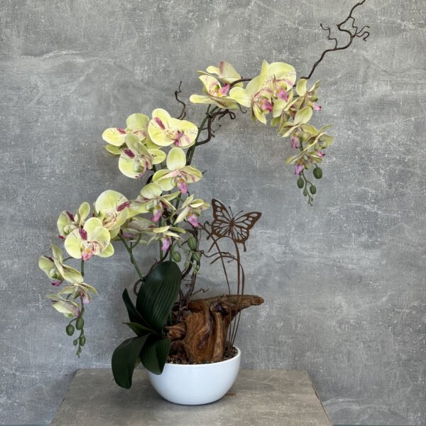 Dirbtinių gėlių kompozicija „Subtili harmonija“